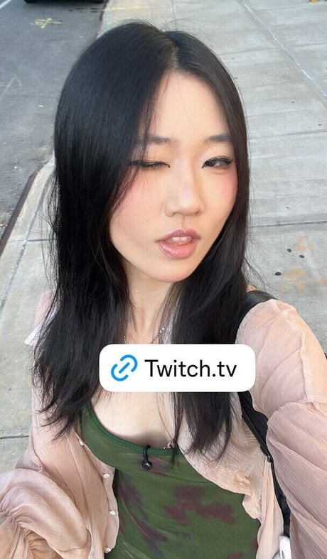 Lo3tus star pornographic image