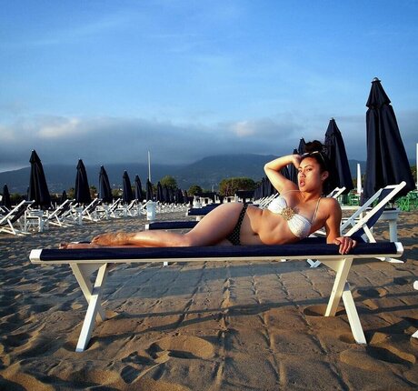 Allison Yellow sex pornstar pic