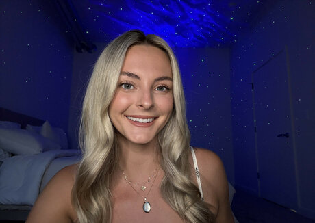 Beez ASMR free model pics