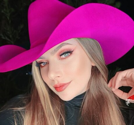 inapommer model xxx images