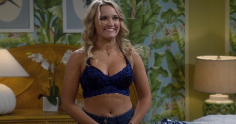 emilyosment top profile image