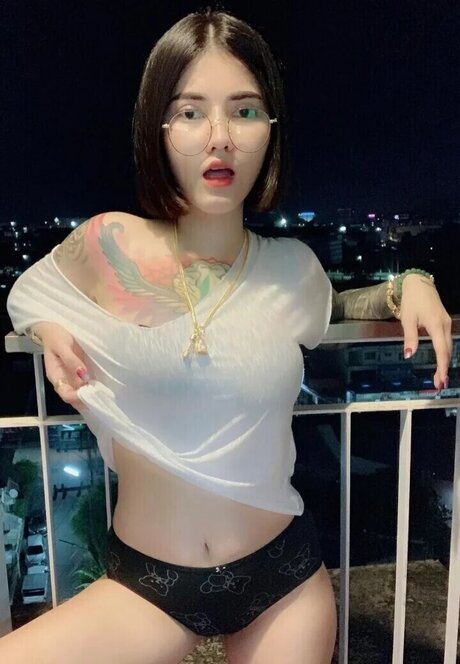 emhuayza porn star images