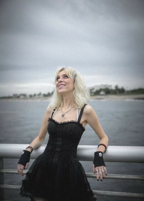 Sophie Powers star nude img