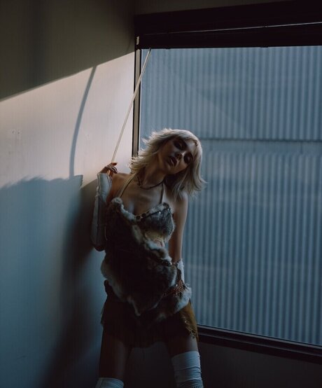 Sophie Powers erotic model img