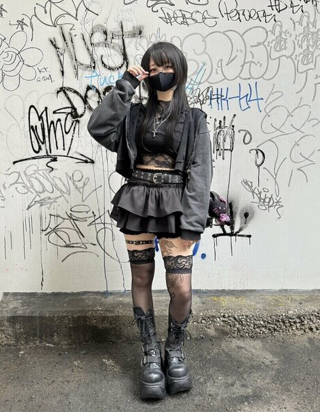 eye shiny model pornographic image