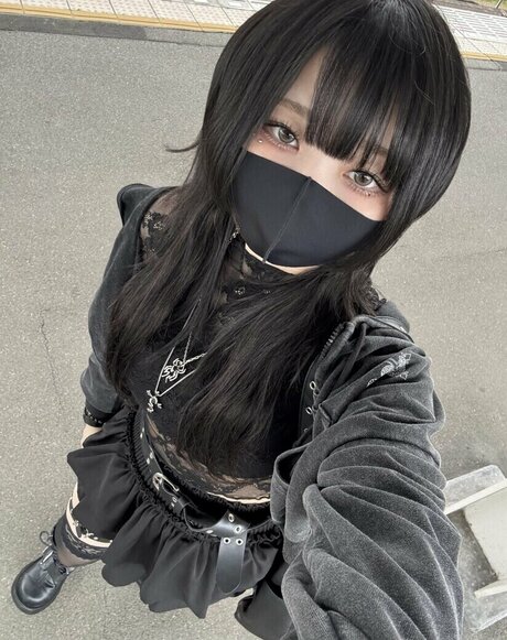 eye shiny adult model picture