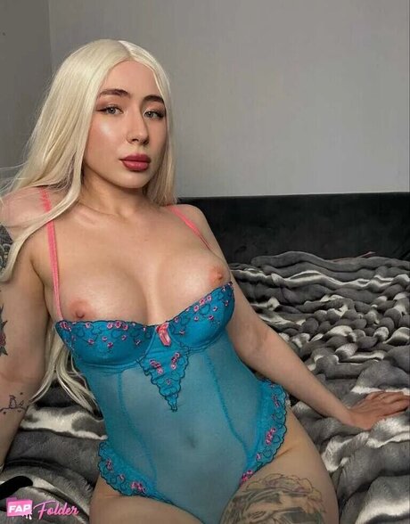 nisaatane perfect actress pic