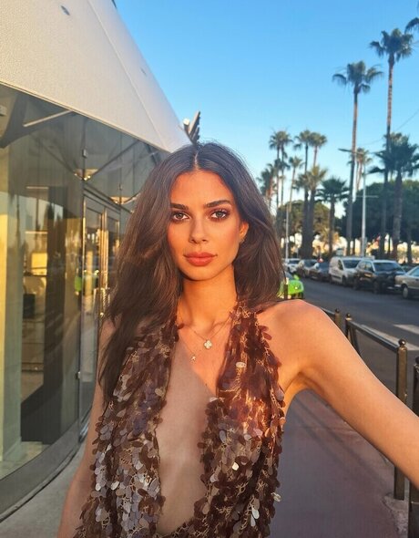 Deren Talu art actress galleries