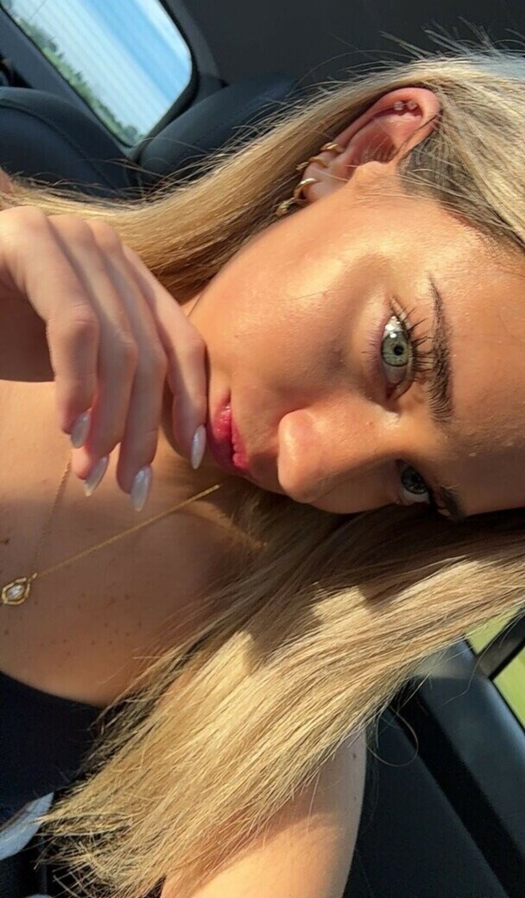 Katelyn Breann beautiful actress img