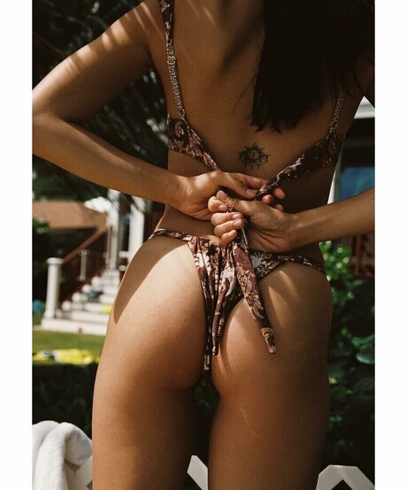 Elizabeth Wood model high quality images