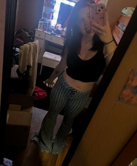 courtn3y thompson pretty pornstar pics