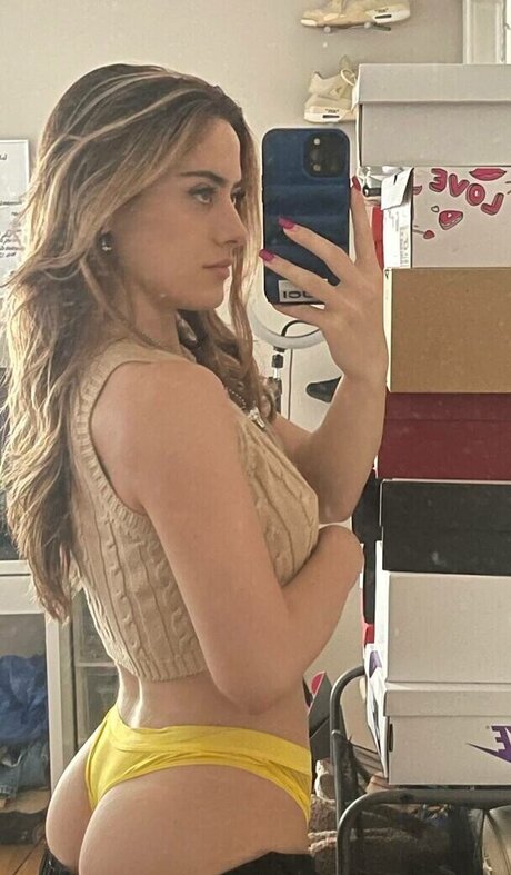 Alessandra Lucia star high quality gallery