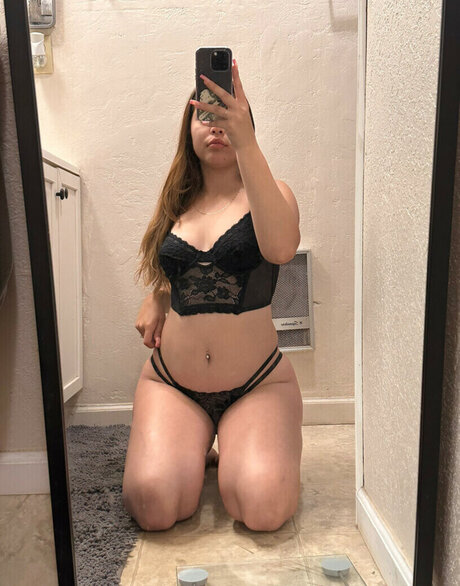 curvy nude onlyfans nude galleries