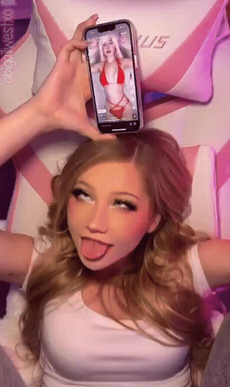 blonde midget onlyfans hot nude pic