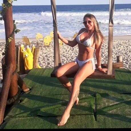 Rayloira hot star photo