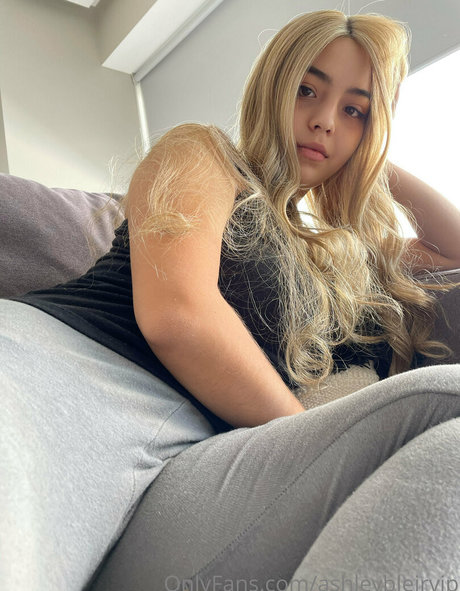 ashleybleirvip star pornographic picture
