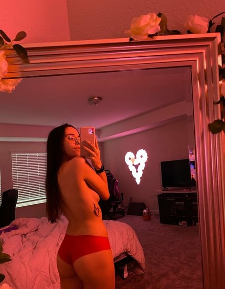 catlyn nice model img