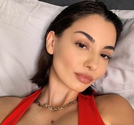 Adelaide T model nice picture