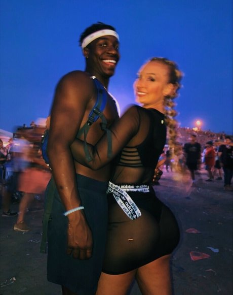 lesbians onlyfans art naked img