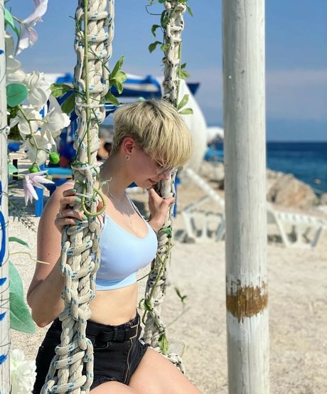 ladyboy xxx onlyfans free porn picture