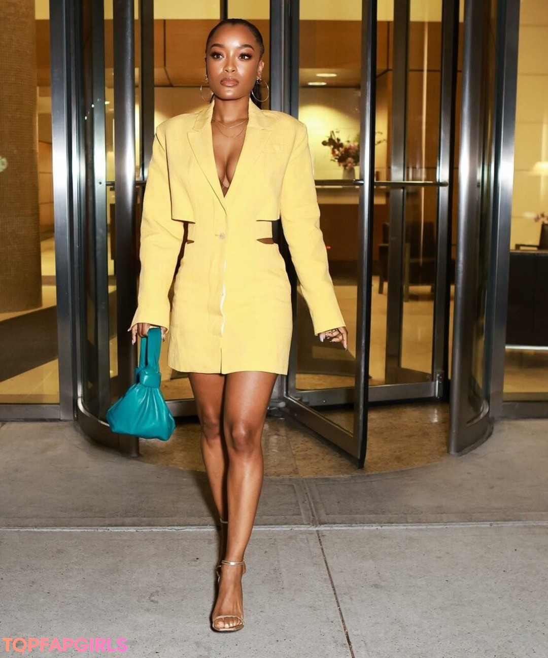LaToya Tonodeo model pornographic pictures