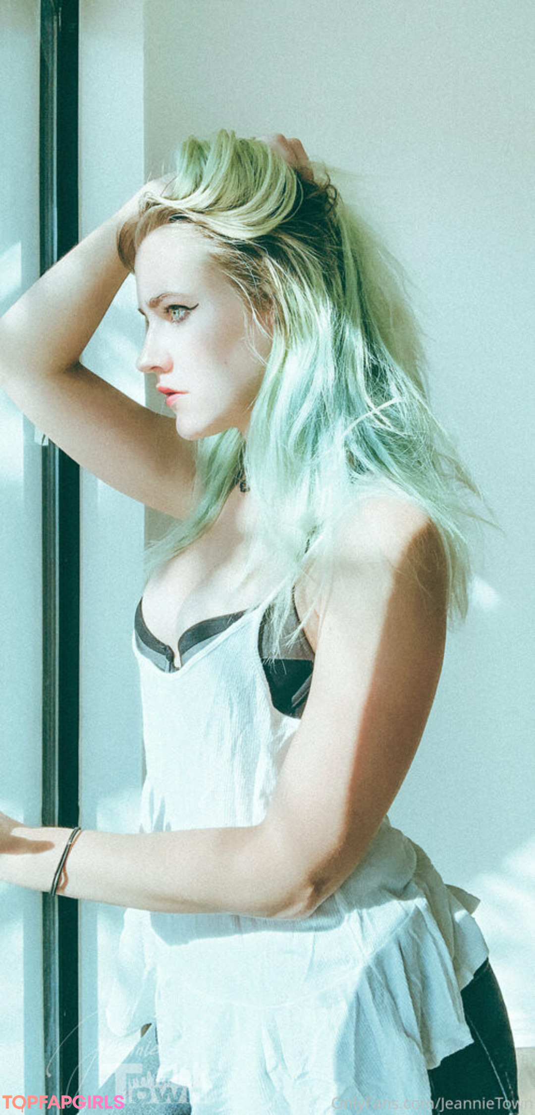 jeannietowndarkness star top pictures