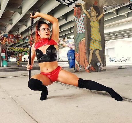 Wifebaerae model perfect images