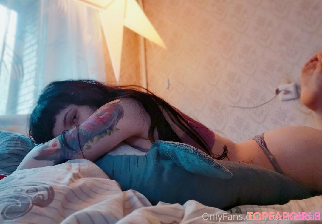 cozshedead art actress archive