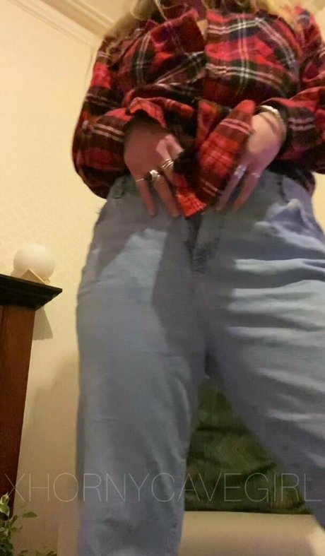 hornycavegirl pornstar naked picture