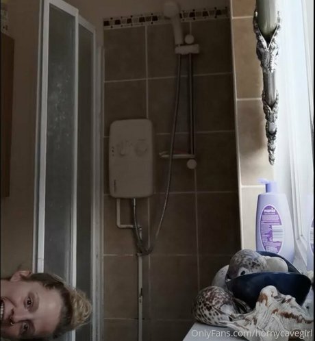 hornycavegirl erotic model pic