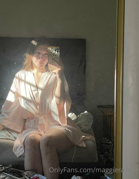 maggierayelle star nice photo