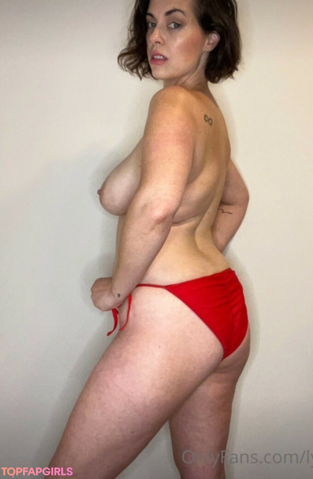 lipstickandlinernotes model nude pictures