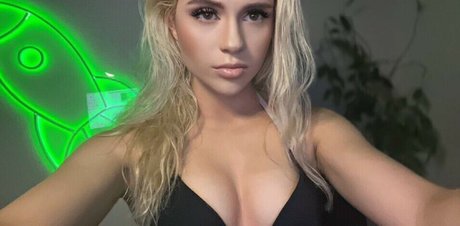 GoGoRocketGirl sex pornstar picture