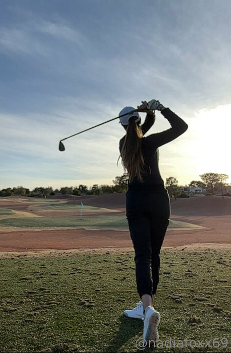 nadiafoxx69 hd pornstar img