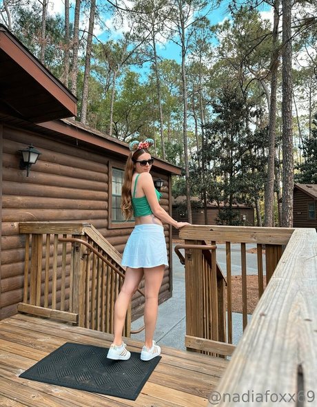 nadiafoxx69 naked model picture