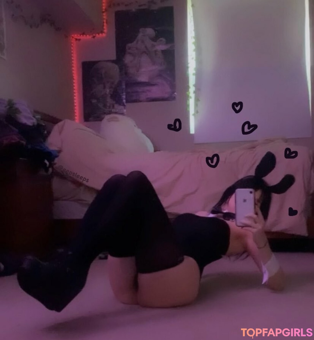 Eepsleeps nudes model picture