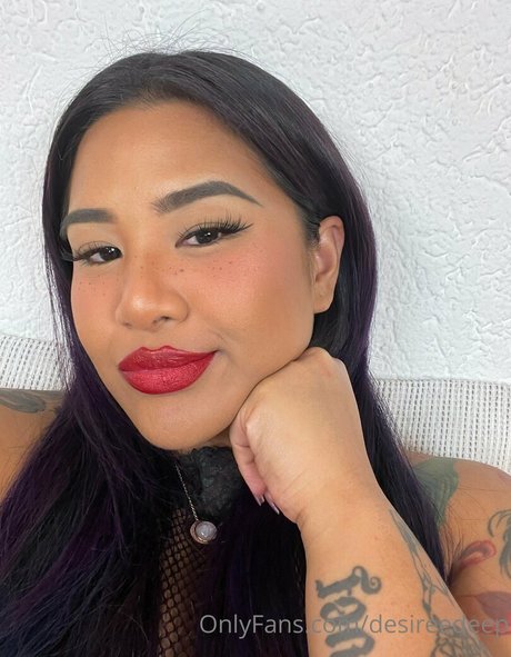 desireedeep exclusive model image