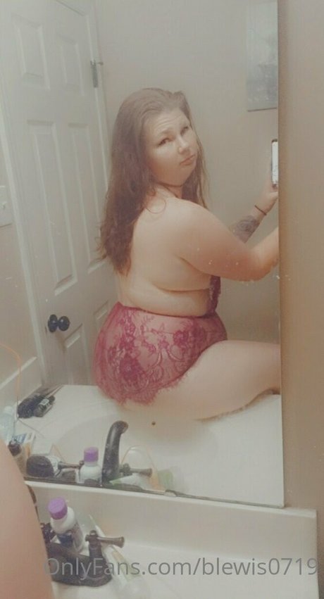 blewis0719 nice model picture