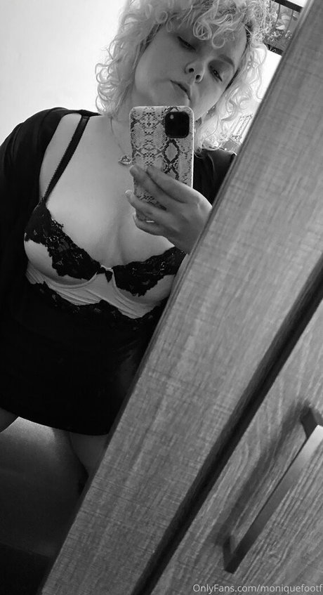 moniiquefox star high quality pictures