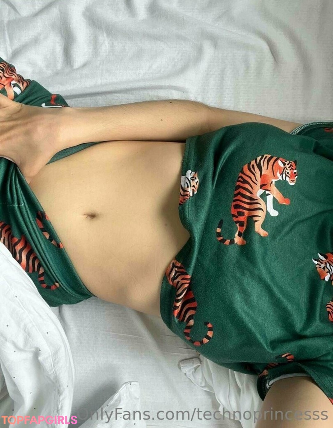 black lesbian onlyfans naked picture