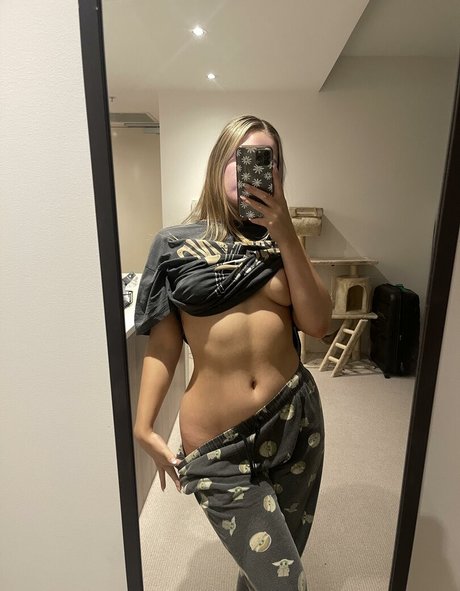 pierced onlyfans beautiful xxx photo