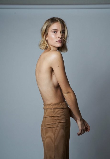 Kim Hnizdo model perfect photo