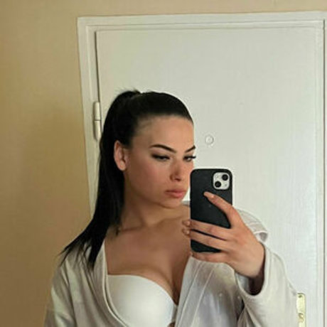 Szevelin Evelin szakali star image