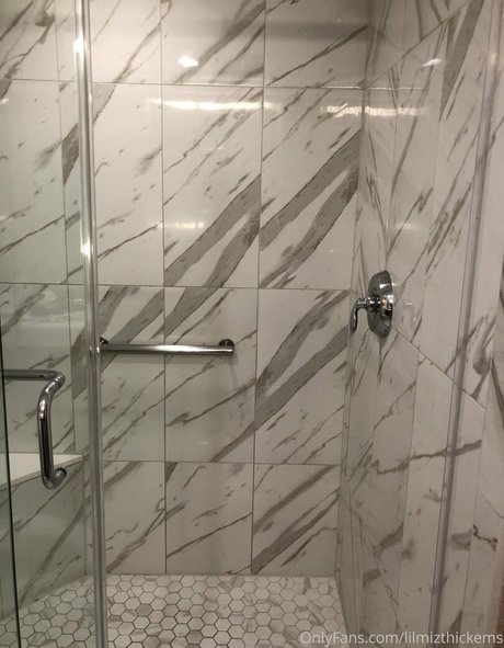 clothed onlyfans nice pics