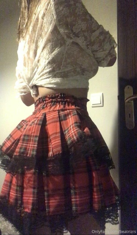 Beatrizrs model hot img