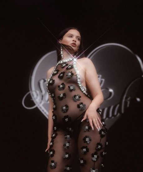 Sabrina Claudio top star pictures