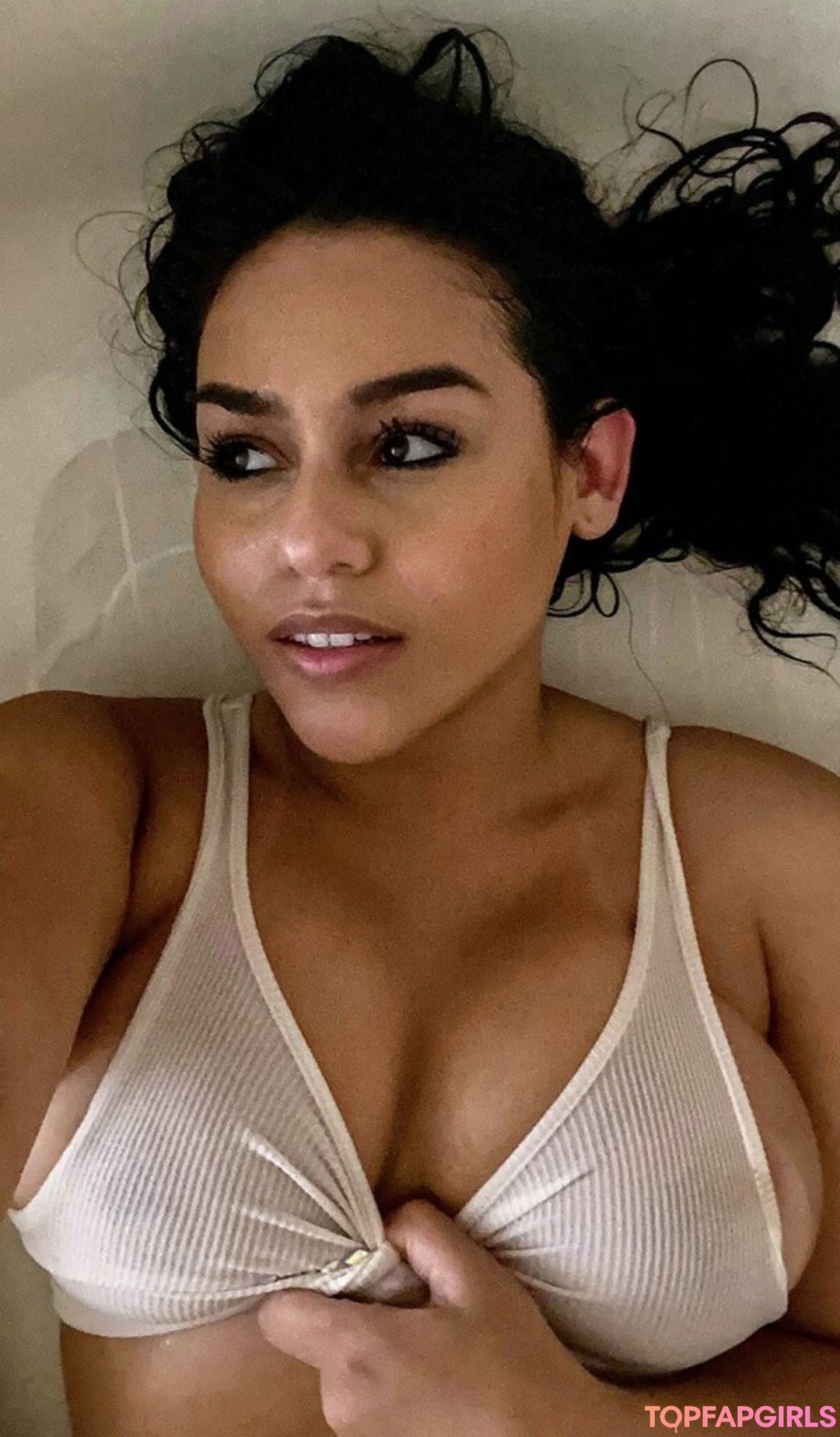 Gabby B top profile image