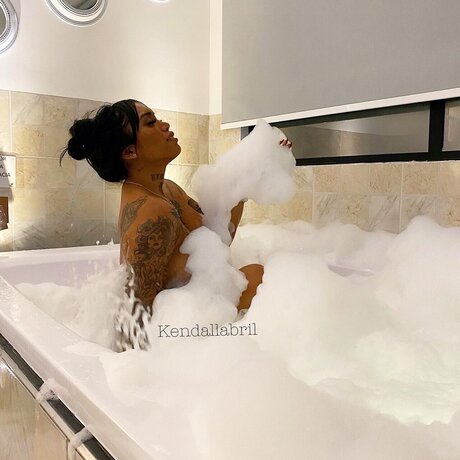 Kendallabril gratis sexy model pics