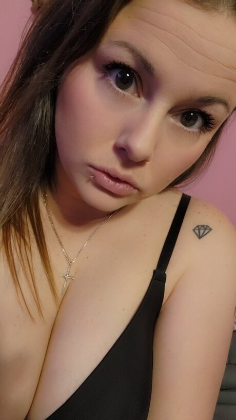 Molly Ann pornstar top picture