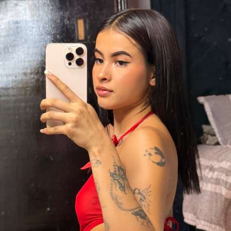 VALEN_ erotic star image